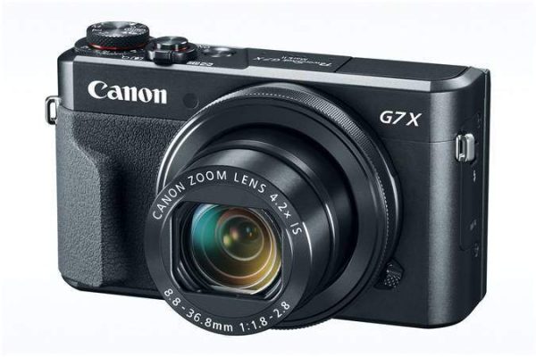Canon-G7X-Mark-II-Front-Side-PhotoAndTips